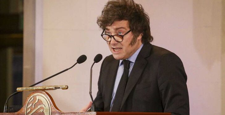Javier Milei hace historia al tocar la campana en Wall Street