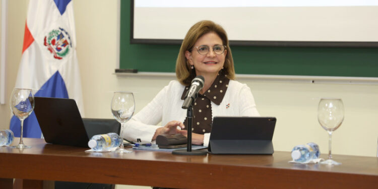 Raquel Peña es designada presidenta del Gabinete de Educación