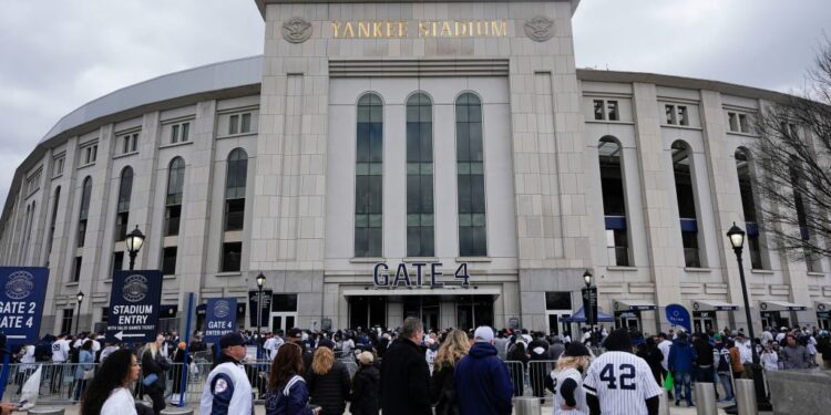 Yankee Stadium acogerá la serie «Titanes del Caribe» entre Licey y Águilas