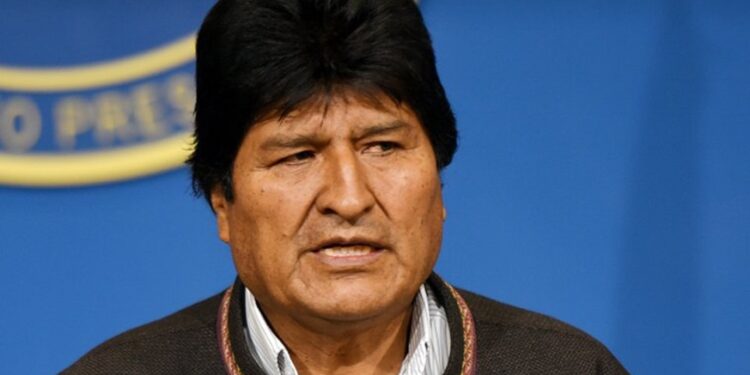 Evo Morales bajo investigación por estupro, trata y tráfico