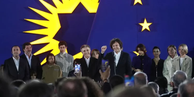 Partido gobernante de Georgia gana elección en medio de protestas por “golpe constitucional”