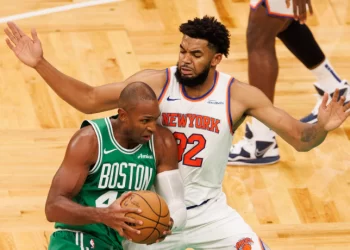 Al Horford lidera a los Celtics en la victoria sobre los Knicks de Towns