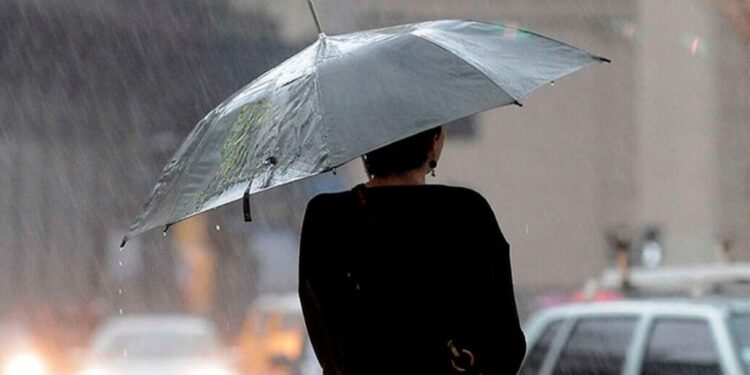 Indomet anuncia lluvias y tronadas para varias provincias hoy