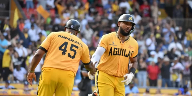 Águilas, Leones y Gigantes triunfan en una jornada dominical del béisbol invernal