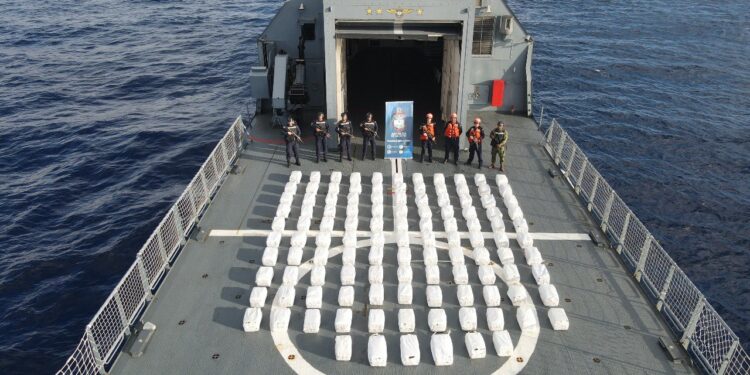 Colombia intercepta tres narcosubmarinos con cocaína valuada en 8,000 millones de dólares 