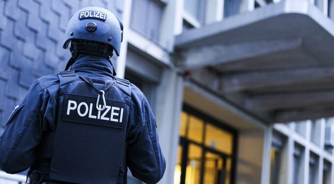 Detienen a miembros de grupo extremista que planeaba golpe en Alemania