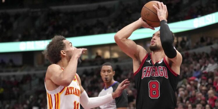 LaVine lidera a los Bulls en victoria sobre los Hawks en la NBA Cup