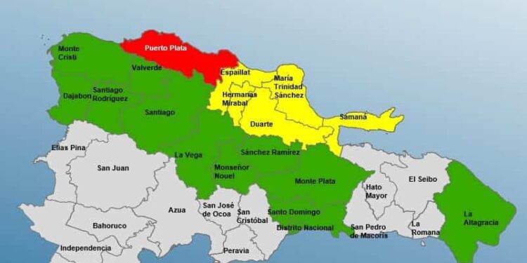 COE mantiene alerta en 18 provincias por lluvias y oleaje peligroso