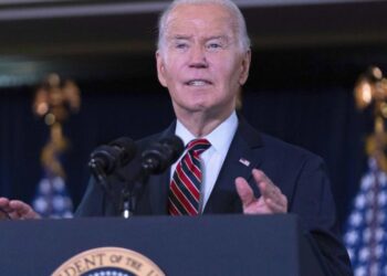 Biden exige al Congreso actuar tras tiroteo en escuela de Wisconsin que dejó varios muertos