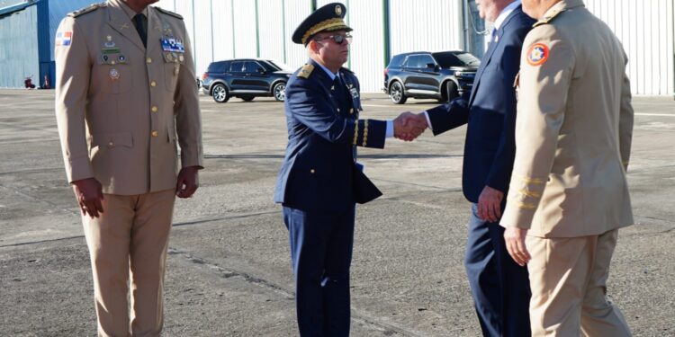Luis Abinader llega a Puerto Rico para la toma de posesión
