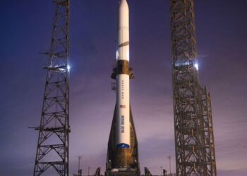 Blue Origin completa el primer vuelo de prueba del cohete New Glenn