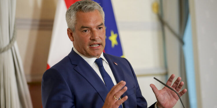 Karl Nehammer renuncia a su cargo como canciller de Austria