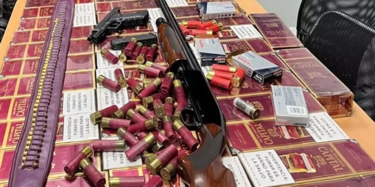 Policía detiene hombre con cigarrillos de contrabando en Constanza