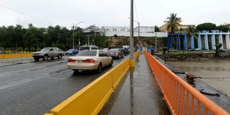 Obras Públicas cierra Puente Flotante este sábado para paso de barcazas