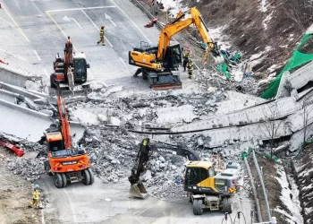 Derrumbe de puente en Corea del Sur deja 4 muertos y varios heridos