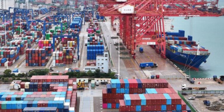 China sube aranceles a productos agrícolas canadienses