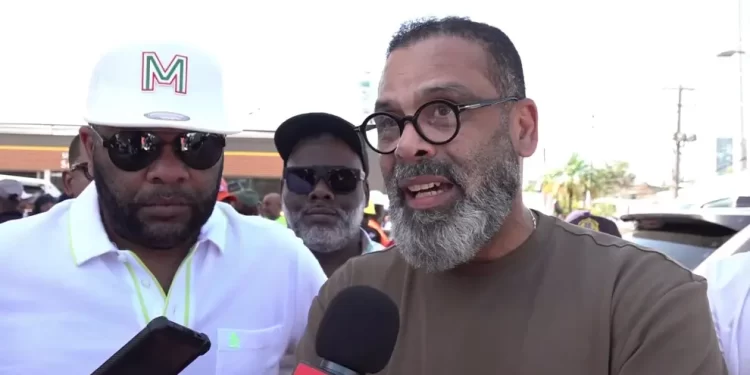 Familia de Rubby Pérez confirma que sigue atrapado en los escombros de Jet Set