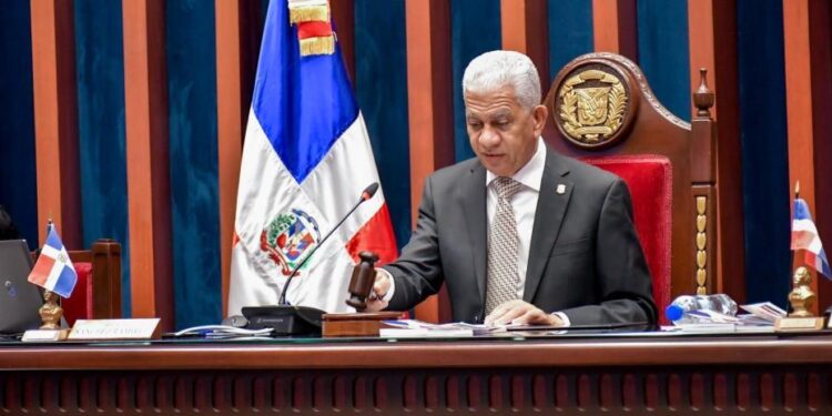 Senado promete endurecer leyes migratorias tras anuncio de Abinader