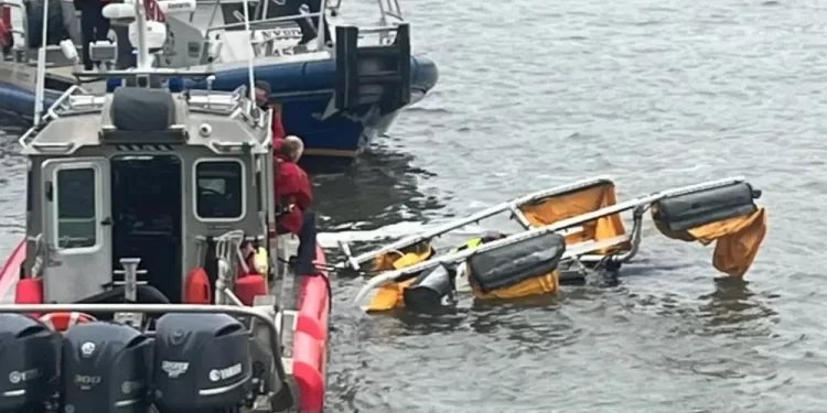Seis muertos tras caída de helicóptero en el río Hudson en Nueva York