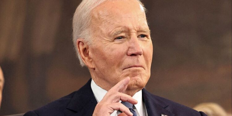 Biden arremete contra Trump por recortes al Seguro Social