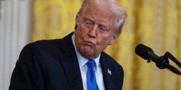 Restablecen temporalmente los aranceles de Trump tras revés judicial