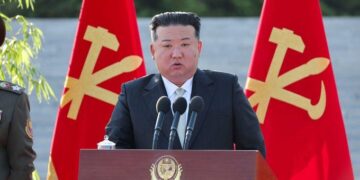 Kim Jong-un califica como “acto criminal” fallo en botadura de destructor