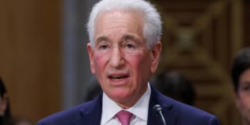 Senado confirma a Charles Kushner, exconvicto, como embajador en Francia