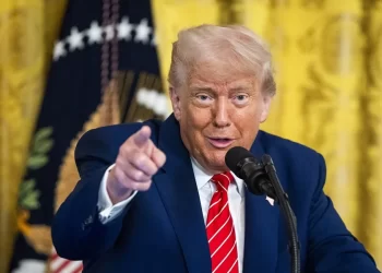 Trump celebra elección del primer papa estadounidense como un «gran honor»
