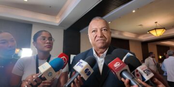 Alcalde de San Cristóbal promete tapar todas las alcantarillas en dos semanas