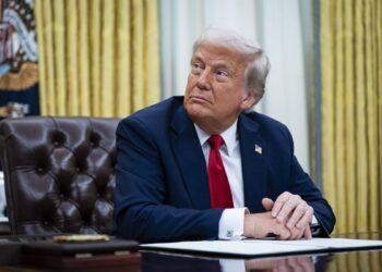Trump anuncia que impondrá aranceles a productos farmacéuticos en dos semanas