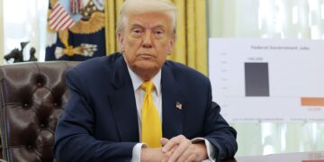 Trump espera apoyo judicial para seguir con expulsiones de migrantes