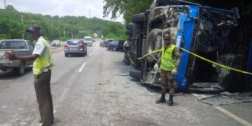Accidente en la autopista Duarte deja cerca de 30 heridos; tres en estado delicado