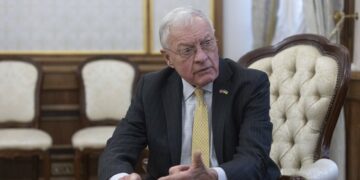 EE.UU. alerta a sus ciudadanos en Ucrania ante aumento de ataques rusos