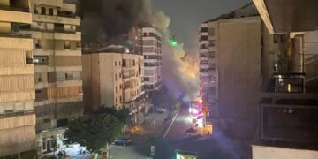 Israel bombardea objetivos de Hezbolá en suburbio de Beirut 